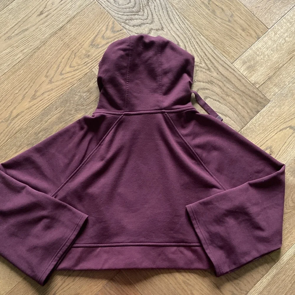 Athleta Women’s Cropped Hoodie - Picture 4 of 5